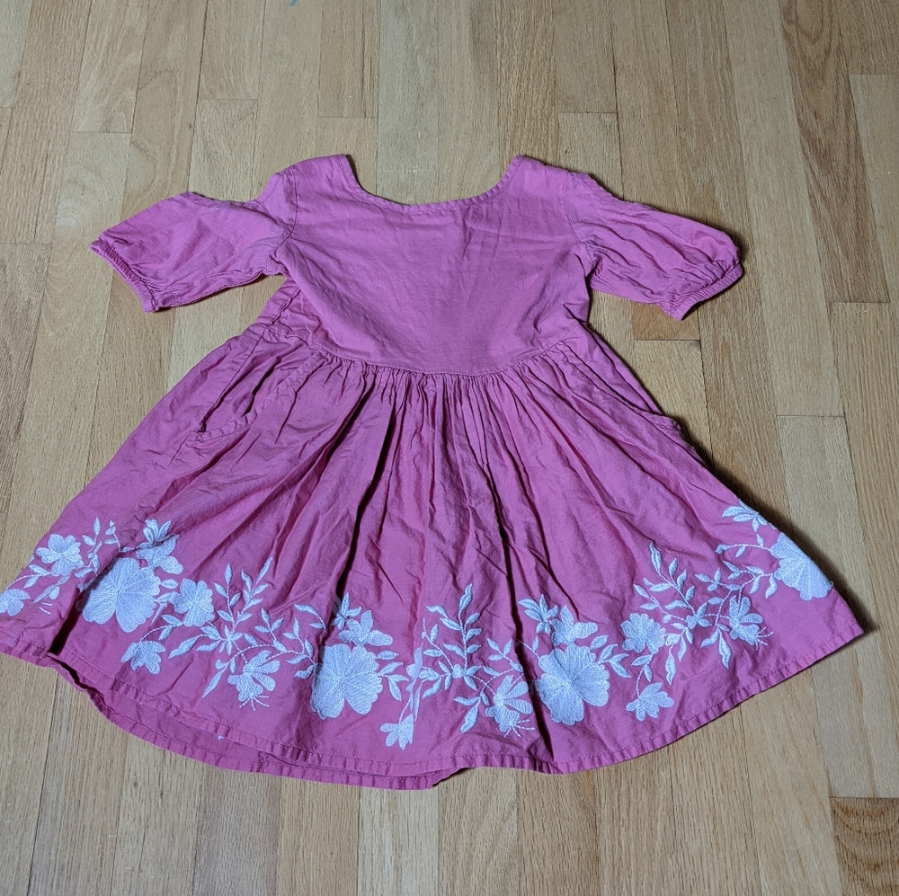 Chasing Fireflies cold shoulder embroidered dress size 4/5